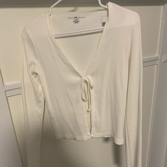Brandy Melville Sweaters - NEW Brandy Melville White Front Tie Sweater (S)